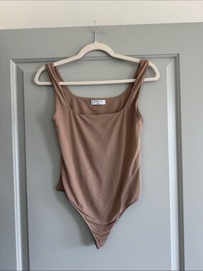 Babaton Mauve-Tan Square Neck Bodysuit